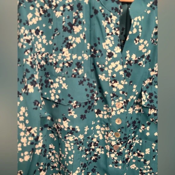Tahari Teal Floral Button-Front Blouse. Size XL - Picture 2 of 7